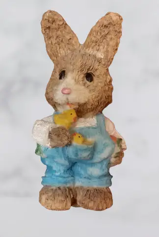 figura de un conejo en cerámica