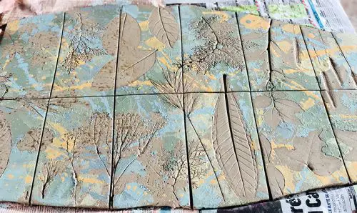 Impresión con hojas en arcilla