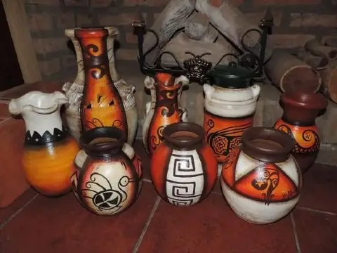 Jarrones hechos en cerámica