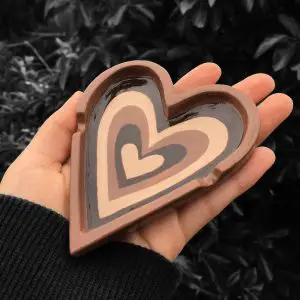Cenicero en cerámica con forma de corazón